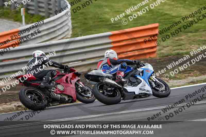 cadwell no limits trackday;cadwell park;cadwell park photographs;cadwell trackday photographs;enduro digital images;event digital images;eventdigitalimages;navarra;no limits trackdays;peter wileman photography;racing digital images;trackday digital images;trackday photos